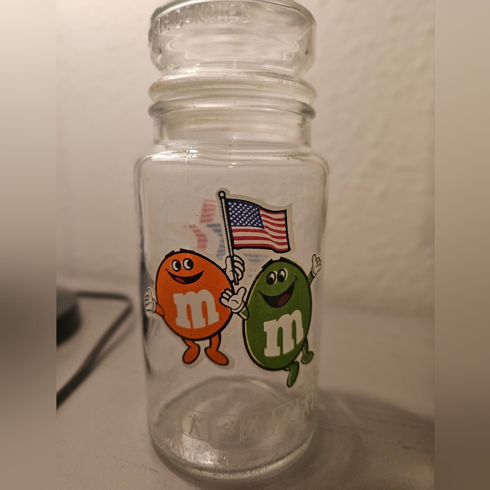 M&M's Mars 1984 L.A. Olympic Games Collectible Glass Jar w/ Lid Vintage 1981 M